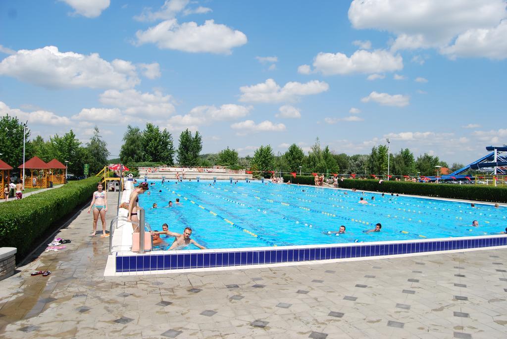 Termal Kemping Apartmanok Tiszaujvaros Bagian luar foto